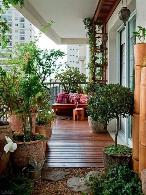 Balconies That Inspire: Creative Plant Designs