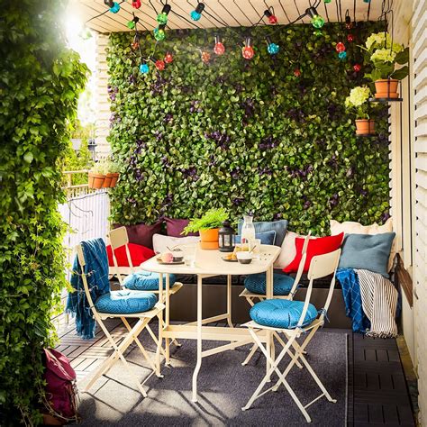 Creative Ways To Decorate Your Balcony Garden