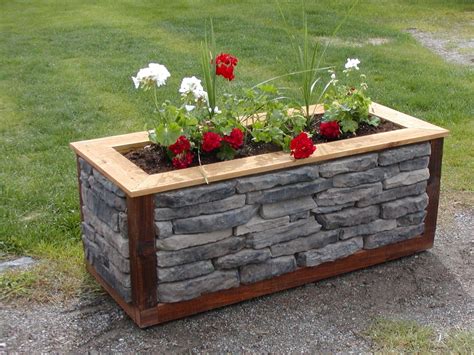 How to Build a DIY Planter Box for Your Balcony