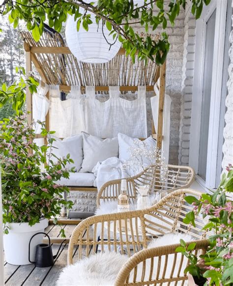 How To Create A Bohemian Balcony Garden