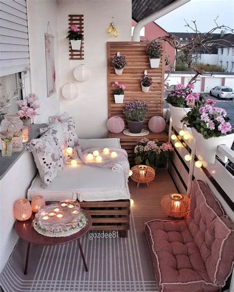 How To Create A Cozy Balcony Reading Nook