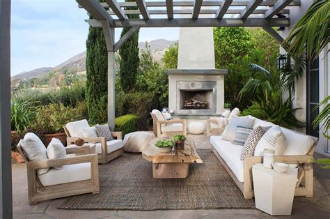 How to Create a Cozy Balcony Retreat