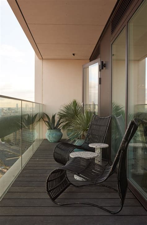 How to Use Mirrors to Enhance Your Balcony Space