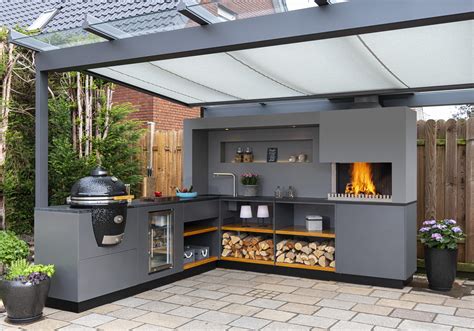 Tips For Designing An Open-Air Balcony Kitchen Garden